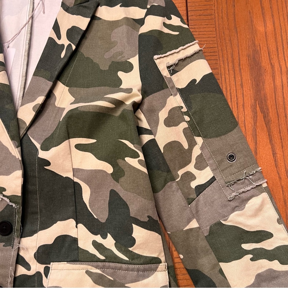 Zadig & Voltaire Virginia Camo Raw-Edge Button-Front Cotton Blazer Jacket‎ Large - Picture 15 of 16